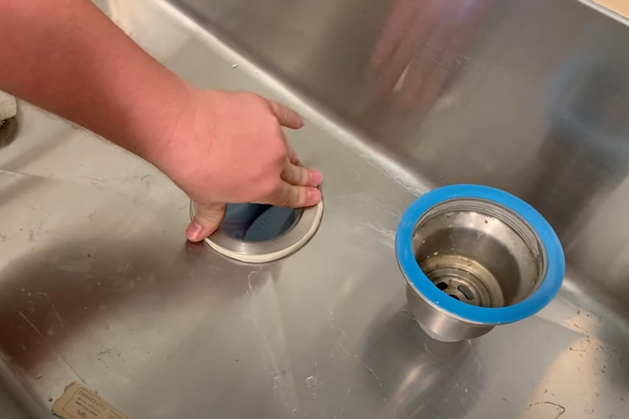 labor to install kitchen sink strainer