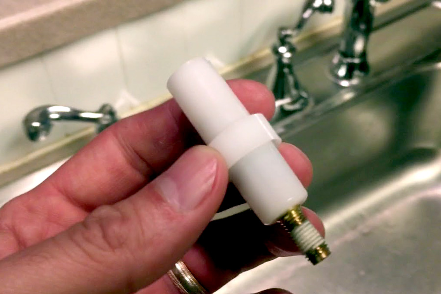 diverter for kitchen or bathroom sink faucet